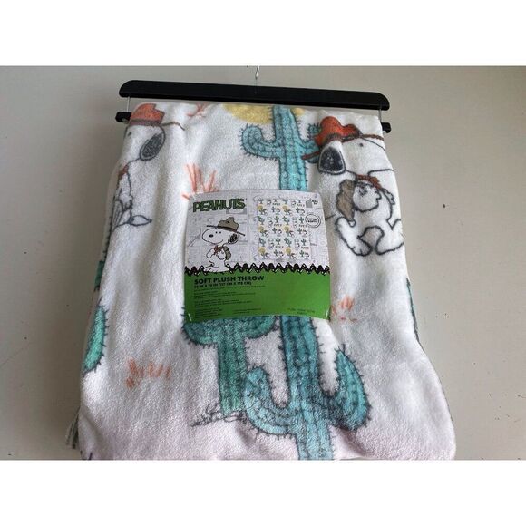 Peanuts Snoopy Woodstock Plush Throw Blanket Boy Scouts Desert  Cactus 50 X 70” - Picture 8 of 14